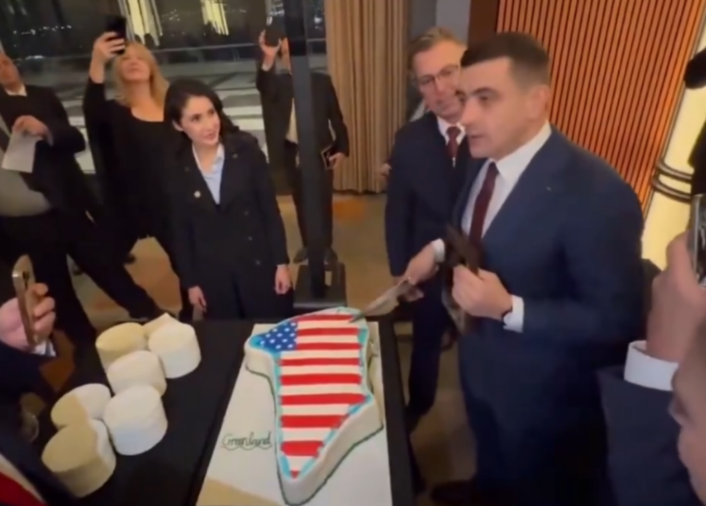 Make Greenland Cake Again. Cu chef Simion