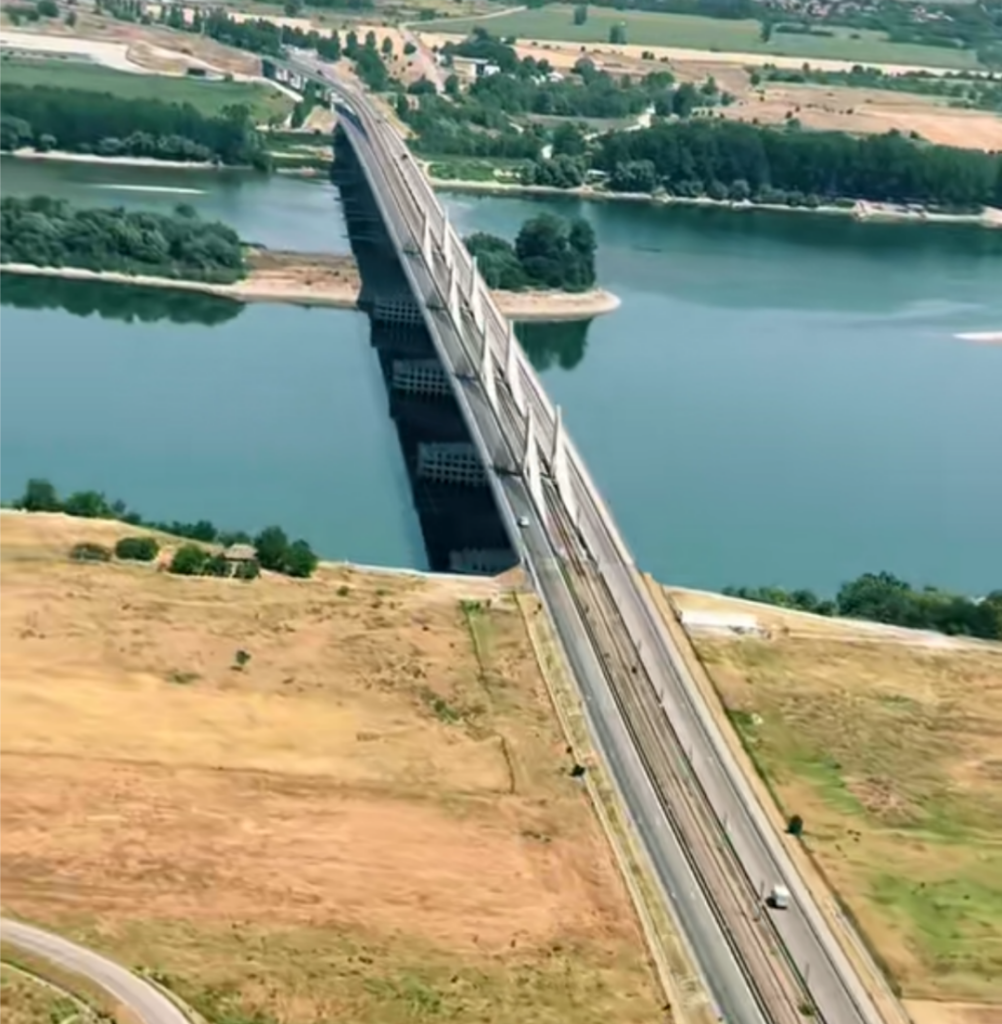 Primarul din Calafat scade impozitul auto de teamă că lumea își va înmatricula mașinile în Bulgaria. Mulțumim, Bulgaria!