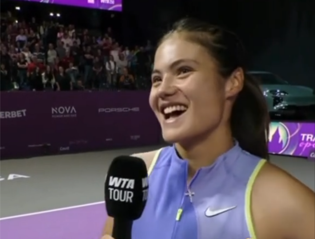 Emma Răducanu a vorbit românește la Transylvania Open. Adevărul e că vorbește românește mult mai bine decât Răducioiu pe vremuri