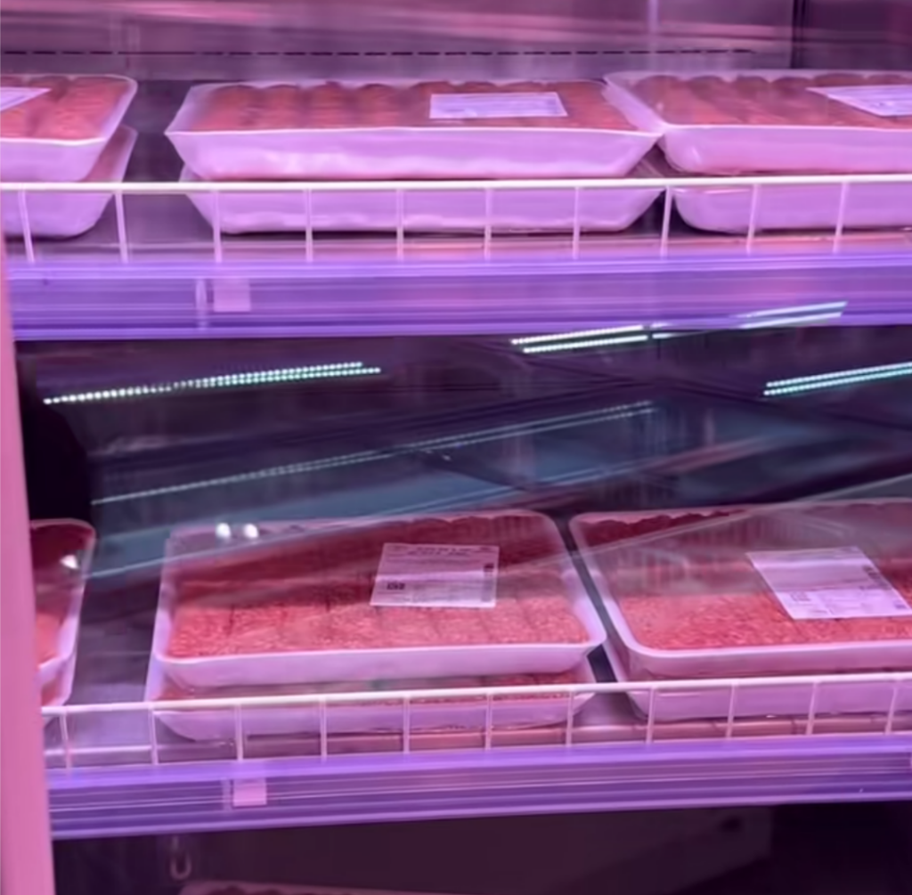 Kilogramul de carne de mici e mai ieftin decât kilogramul de roșii. Dar lasă, că e bun și postul cu grătar