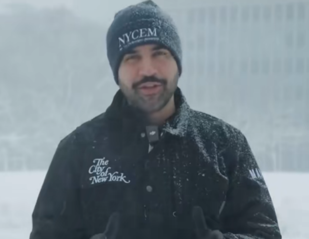 Lopata, mijloc de îmbogățire rapidă: Primăria New York plătește 30$/oră cetățenilor care dau zăpada