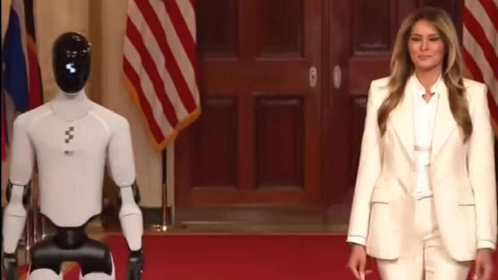 Melania Trump și-a întâmpinat invitații alături de un robot. Ce-i drept, mai prietenos decât soțul