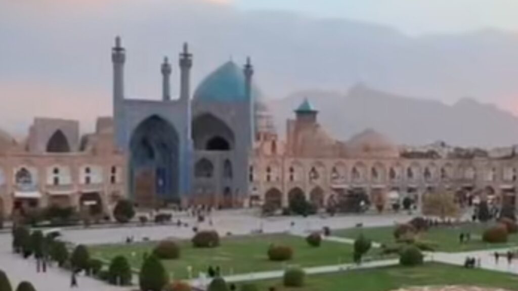 A fost ales noul lider suprem al Iranului, dar numele lui e ținut la secret. Nu din cauza GDPR, ci din cauza unor rachete SUA