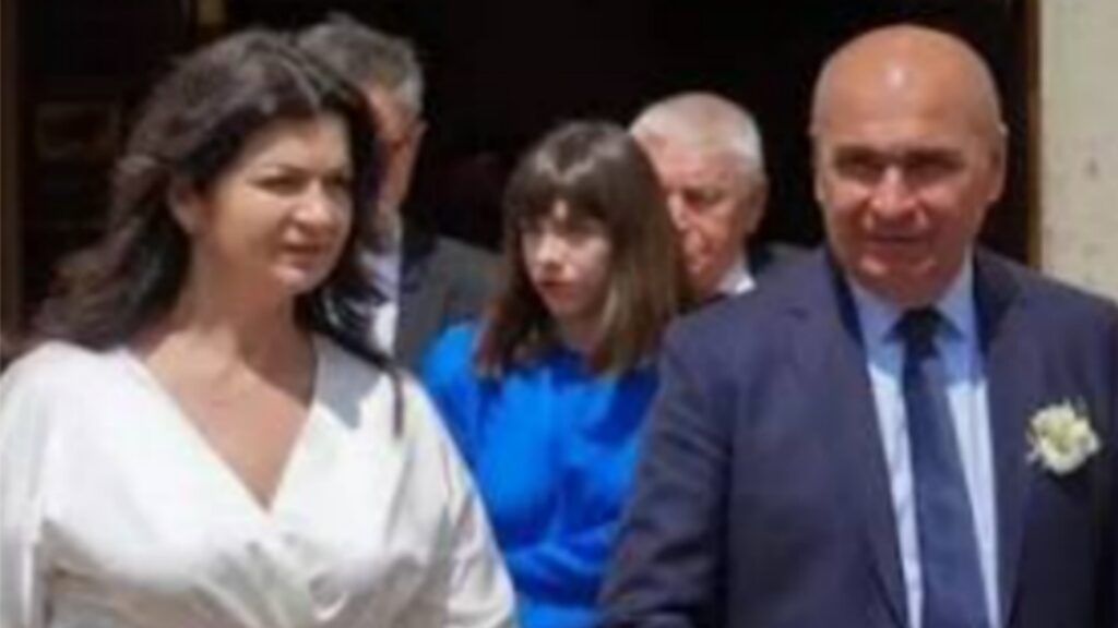 Ilie Bolojan și superba lui iubită au făcut pasul decisiv în relație