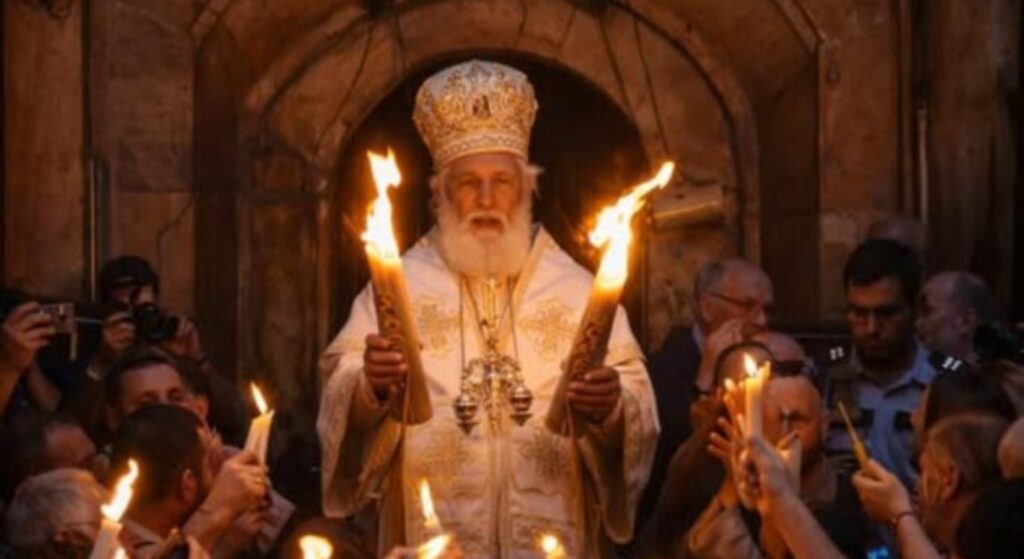 Patriarhia dă asigurări că are Lumină de rezervă, rămasă de anul trecut, încă în garanție!