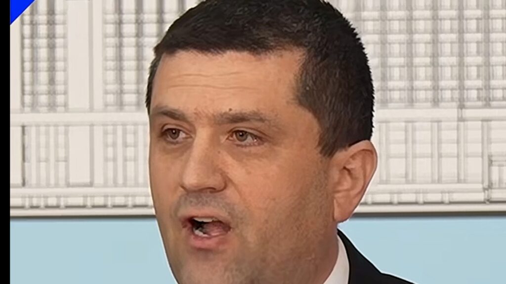 Ministrul Apărării vrea Steaua în Liga 1. Miuța devine obiectiv strategic