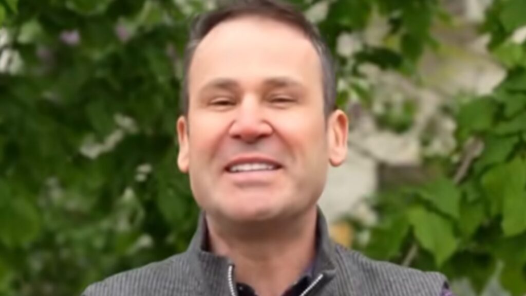 Robert Negoiță a participat în stilul lui la mișcarea de susținere a lui Bolojan