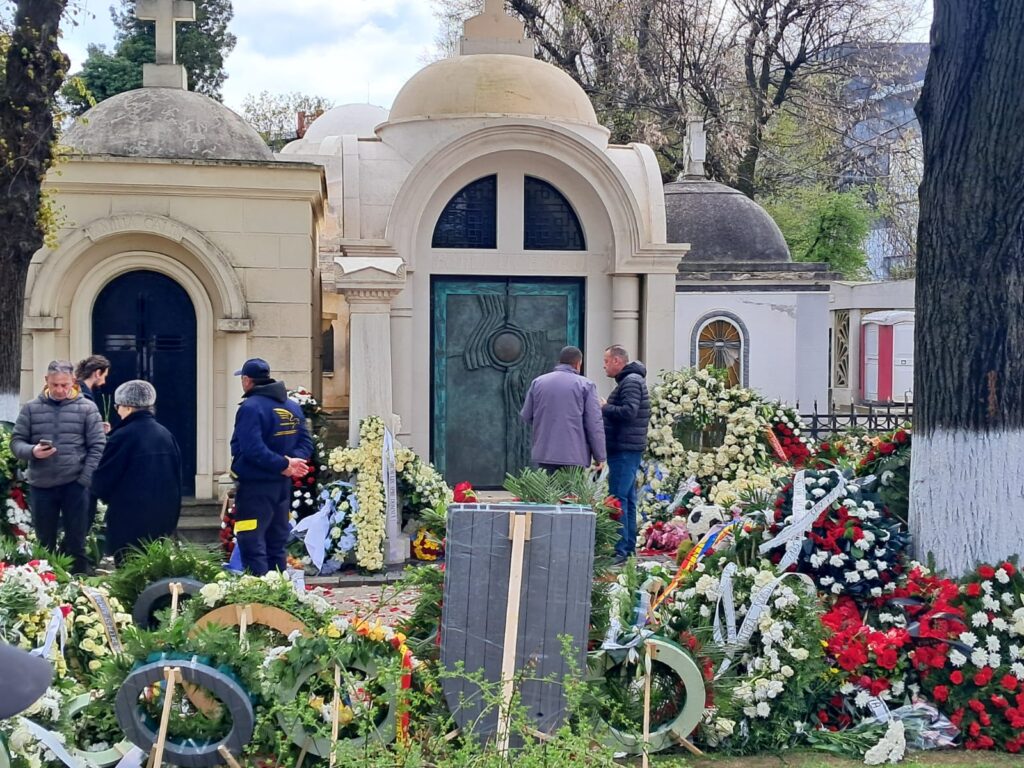 Cornel Dinu, absent de la căpătâiul lui Mircea Lucescu