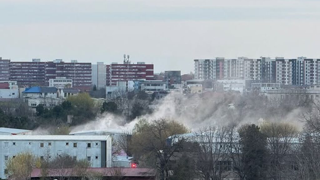 Nouă persoane, între care 4 copii, sunt internate în spital, după un incendiu la Constanța