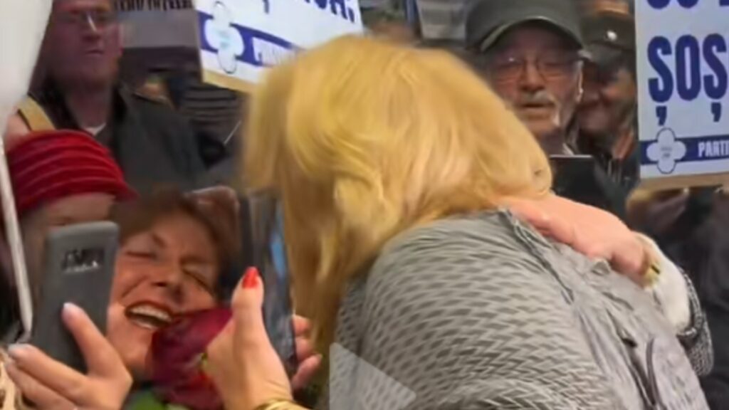 Fosta stea a baletului Diana Șoșoacă, primită ca o actuală stea pe Aeroportul Henri Coandă