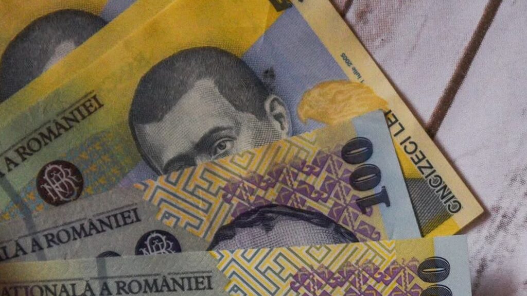 Vin banii de la stat direct pe carduri! Este vorba despre alocațiile pentru copii, indemnizațiile pentru creșterea copilului și stimulentul de inserție