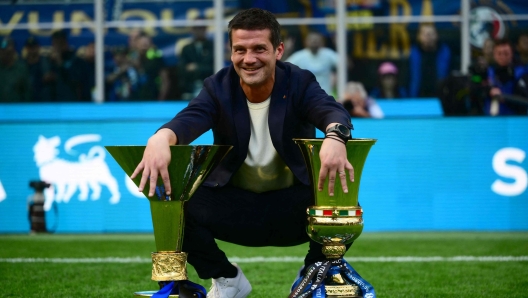Chivu și-a primit medalia de campion. Petrecere uriașă la Milano