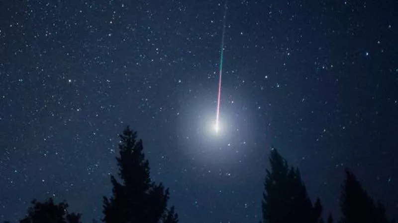 Un meteorit a făcut să tremure America din New England până în Canada