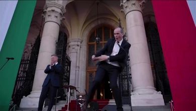 VIDEO / Ungaria: ministrul-dansator s-a dat în spectacol pe scenă după învestirea noului guvern