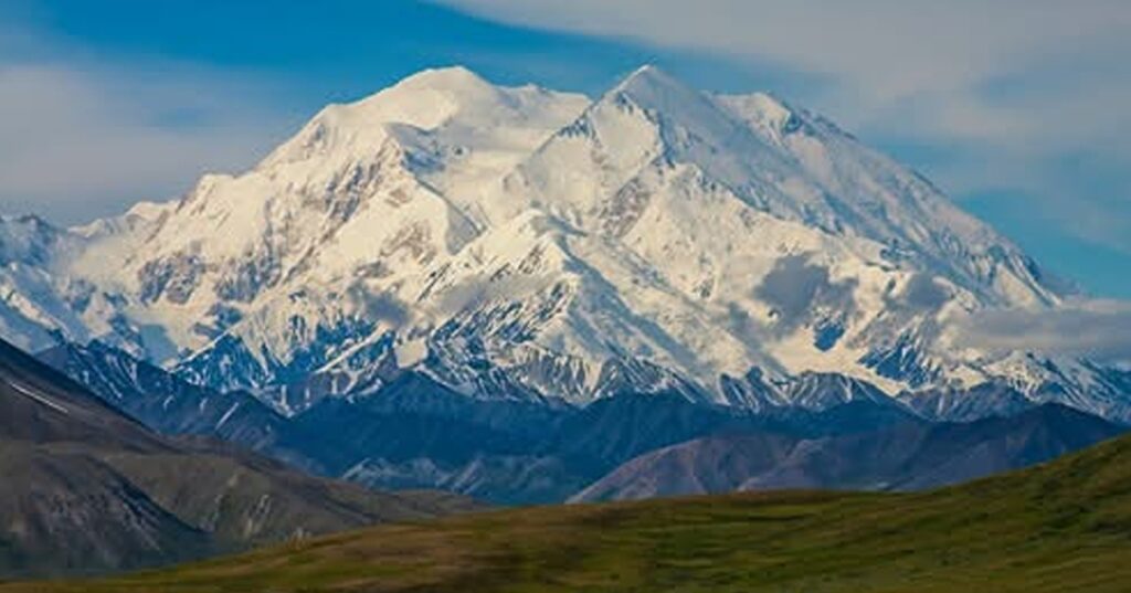Trei alpinişti letoni au murit în timpul unei escalade pe Muntele McKinley din Alaska