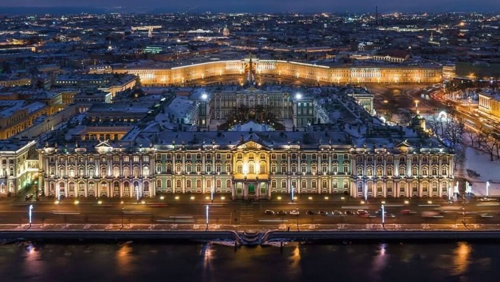 Metropola rusă Sankt Petersburg este sub amenințarea inundațiilor catastrofale din cauza unui ghețar
