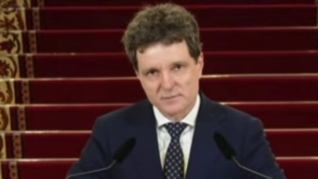 Președintele Nicușor Dan trage partidele de urechi fiindcă nu îl vor pe Tomac și le cere să îl vrea pe Tomac, fiindcă altfel le va fi rău la stomac