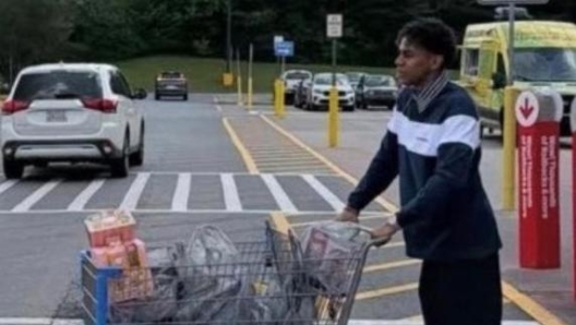 Lamine Yamal, la cumpărături într-un supermarket din Chattanooga. Starul Barcelonei a trecut aproape neobservat