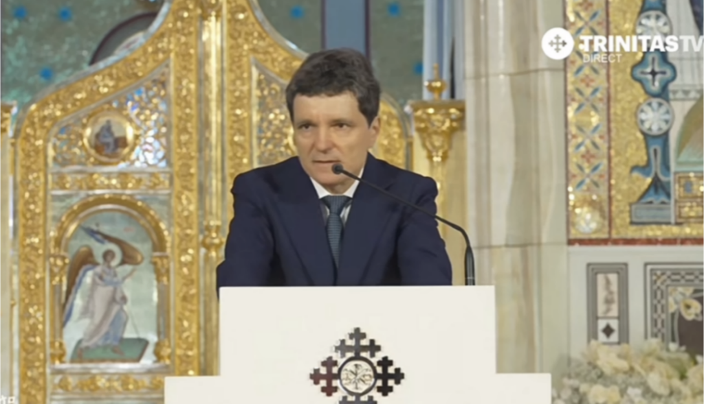 Nicușor Dan a ținut un discurs la Catedrala Mântuirii Neamului. După un an de mandat, doar de asta mai are nevoie poporul: de mântuire înainte de următoarea factură la lumină