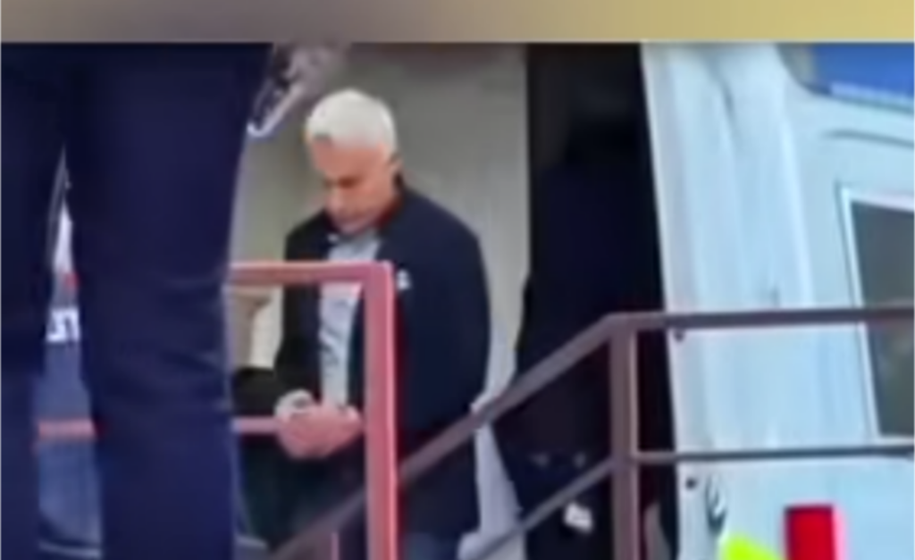 Călin Georgescu rămâne în arest pentru încă 30 de zile, însă leafa de la Dumnezeu merge, judecătorii neputând opri și asta