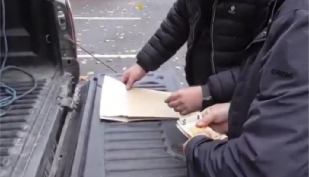Primar PSD, prins de DNA cu șpaga în mașină. Morala: mașina e noua cutie de pantofi!