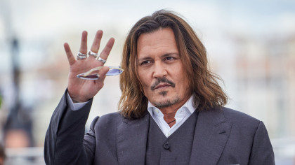 Cum se reinventează Johnny Depp în Europa