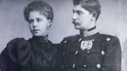Cu cine s-a iubit Regina Maria în Peleș: 'Relația se consuma în faţa personalului palatului'
